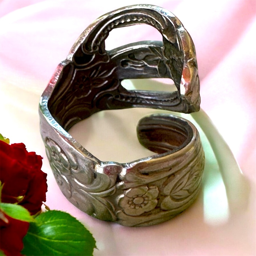 Silver Expandable Oneida Spoon Wrap Ring Size 9 - image 4